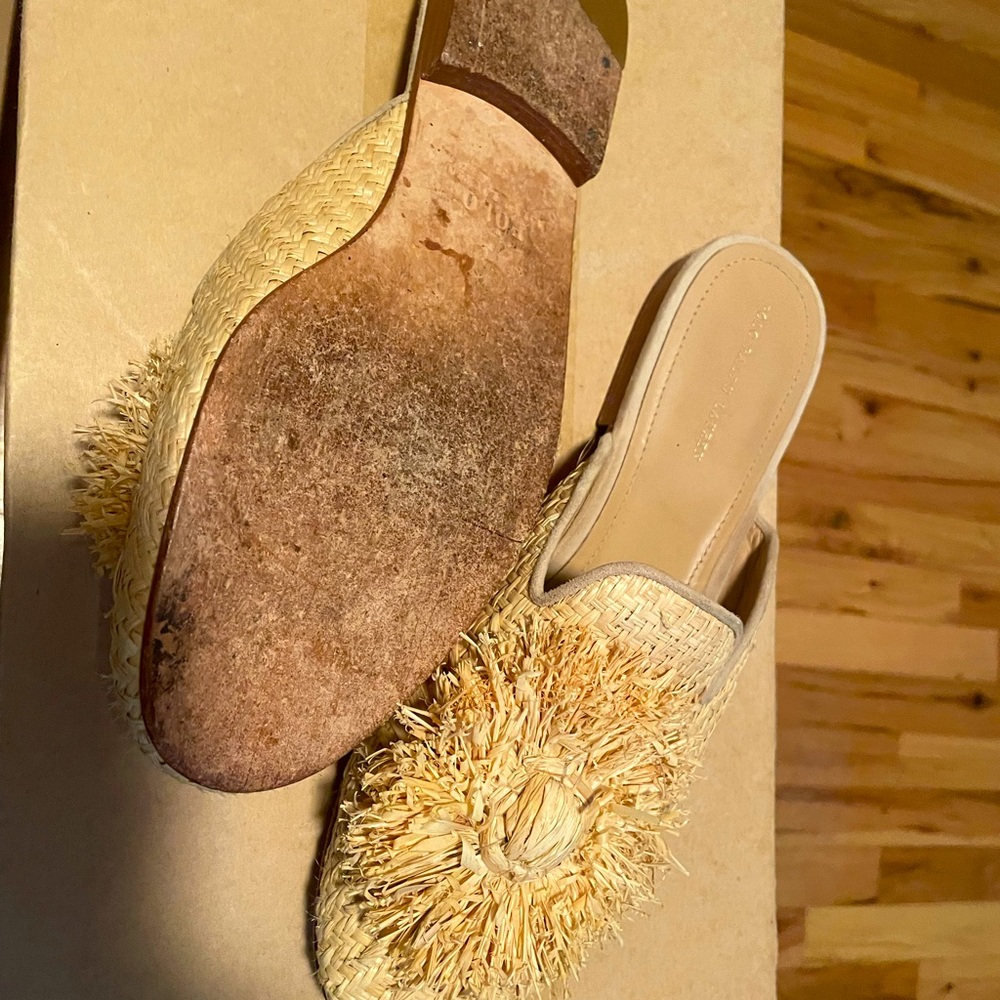 Raffia slides. Slight wear on soles.